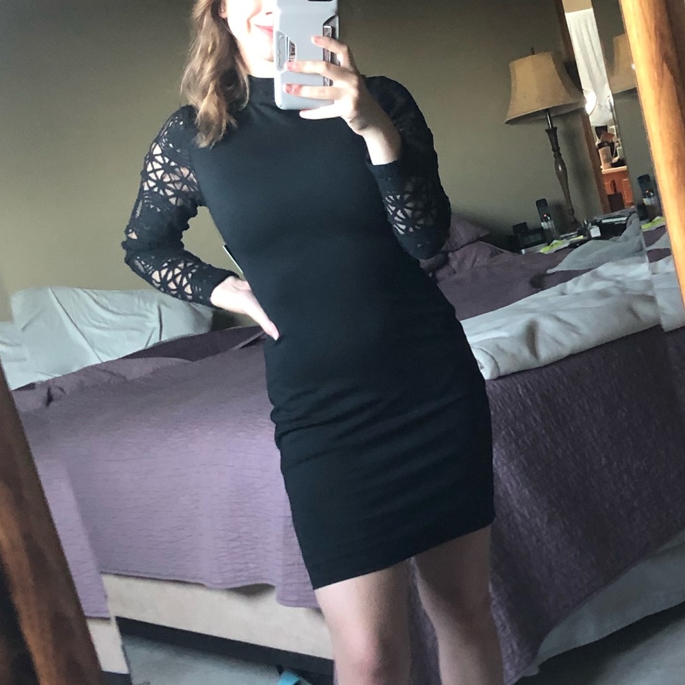 NWT Lulus Black Long Lace Sleeve Dress